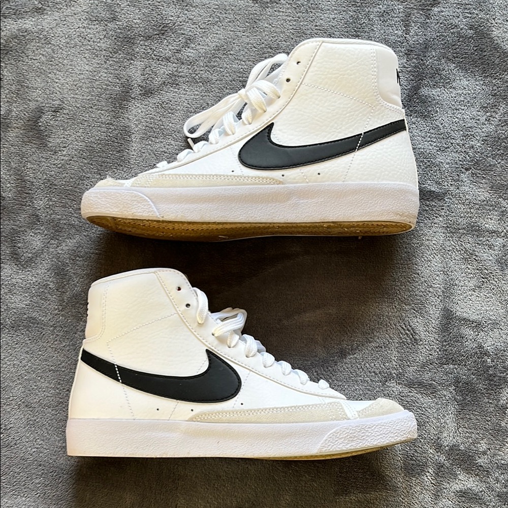 Nike Blazer Mid '77 (GS) Sneakers - Picture 2 of 3